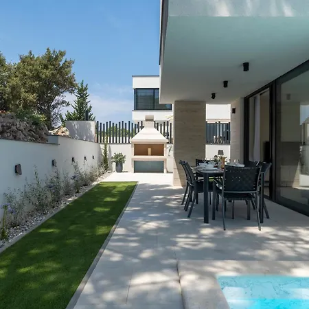 Villa Carla Maria Vir